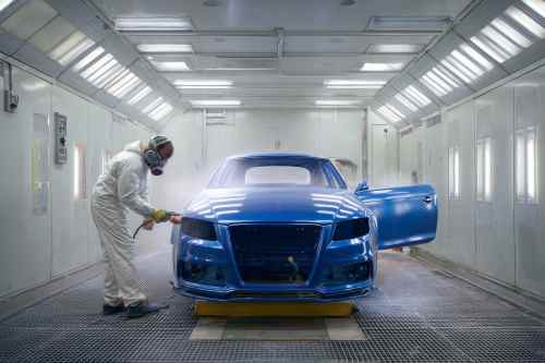 Dust suppression and humidity control in spray booths